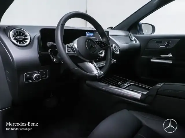 Mercedes-Benz EQA 300