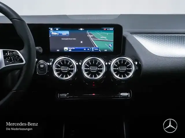 Mercedes-Benz EQA 300