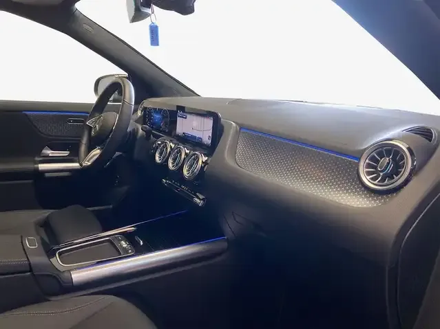 Mercedes-Benz GLA 180