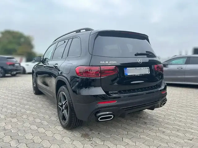 Mercedes-Benz GLB 200