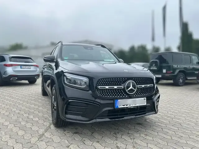 Mercedes-Benz GLB 200