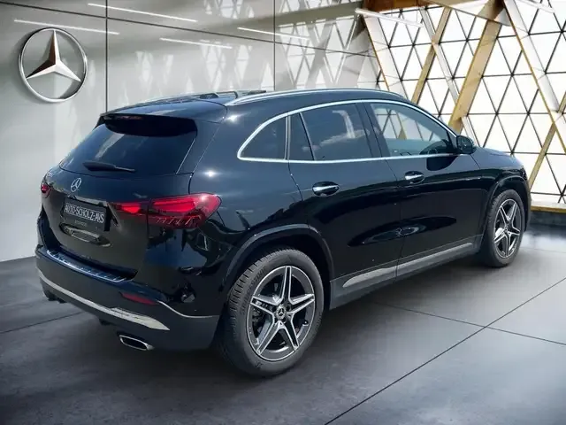 Mercedes-Benz GLA 200