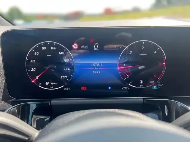 Mercedes-Benz GLA 200
