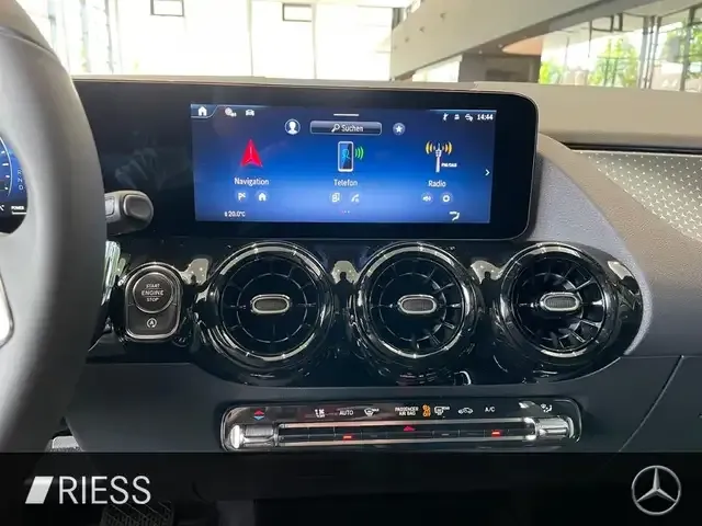 Mercedes-Benz GLA 180