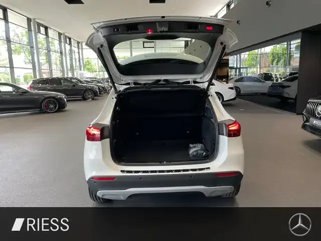 Mercedes-Benz GLA 180