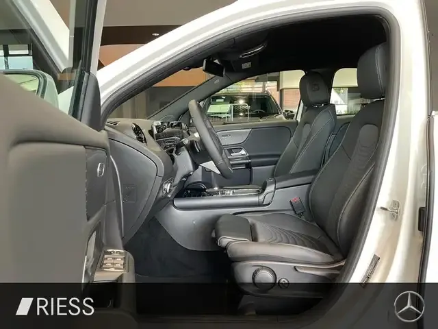 Mercedes-Benz GLA 180