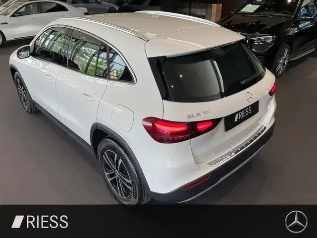Mercedes-Benz GLA 180
