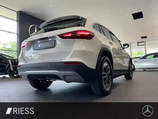 Mercedes-Benz GLA 180