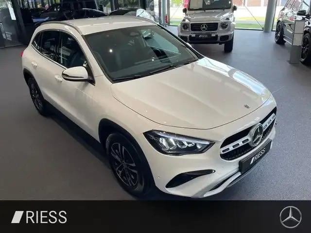 Mercedes-Benz GLA 180