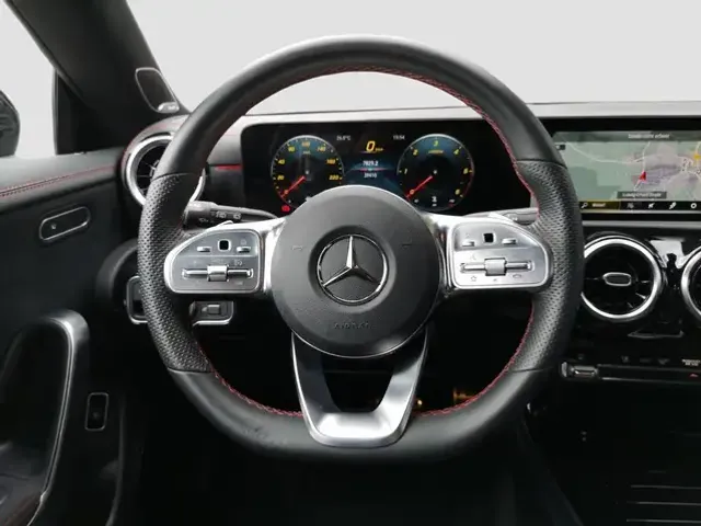 Mercedes-Benz CLA 220