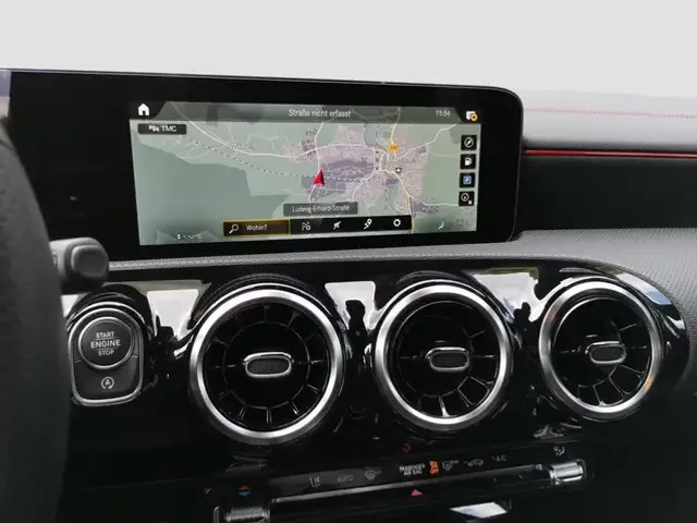 Mercedes-Benz CLA 220