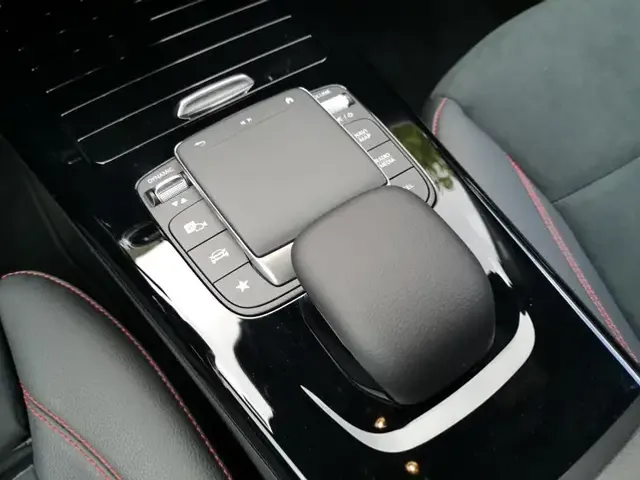 Mercedes-Benz CLA 220