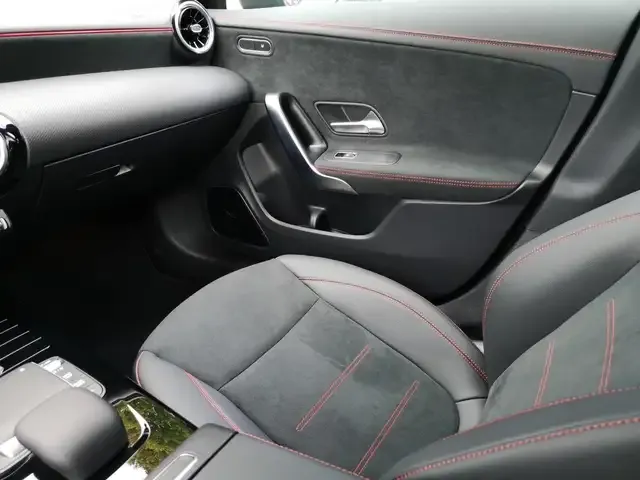 Mercedes-Benz CLA 220