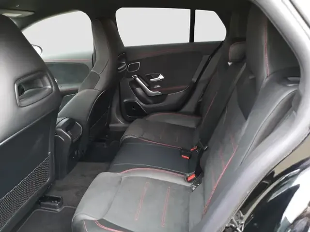Mercedes-Benz CLA 220