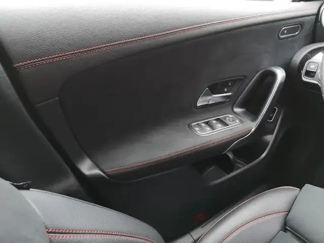 Mercedes-Benz CLA 220