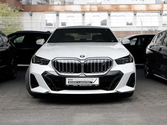 BMW i5