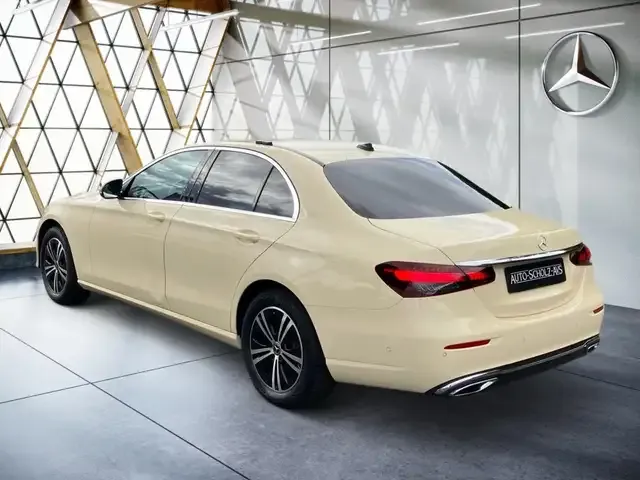 Mercedes-Benz E 200