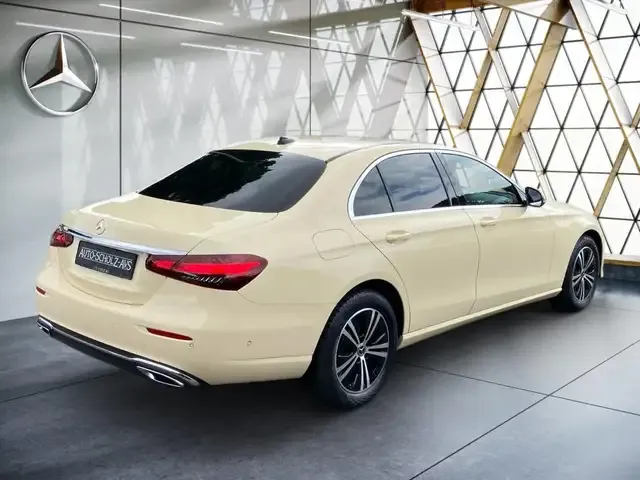 Mercedes-Benz E 200
