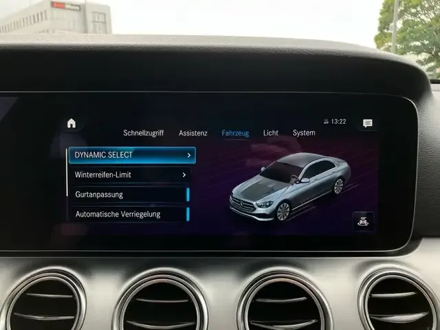 Mercedes-Benz E 200