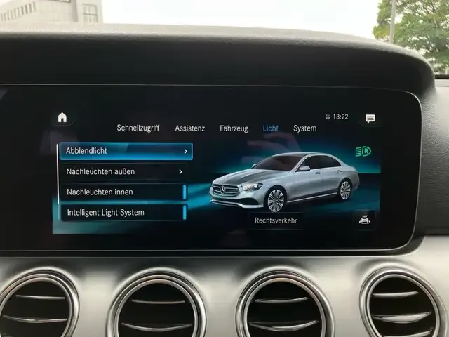 Mercedes-Benz E 200