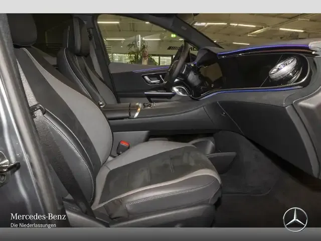 Mercedes-Benz EQE SUV