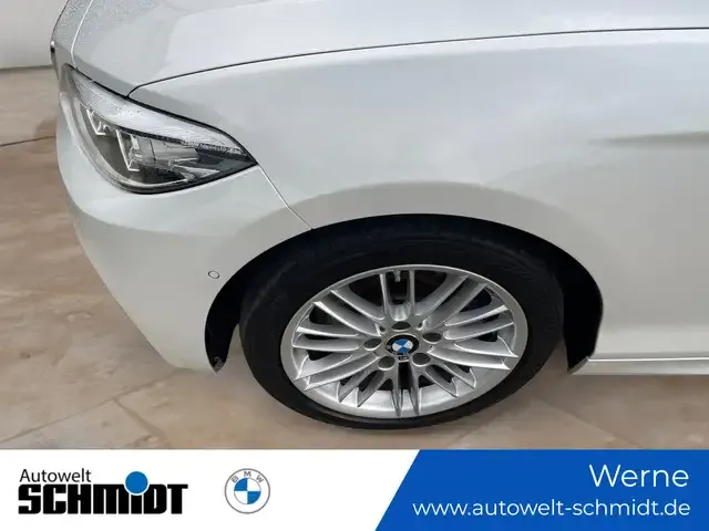 BMW 225