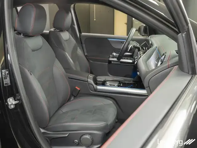 Mercedes-Benz EQA 300