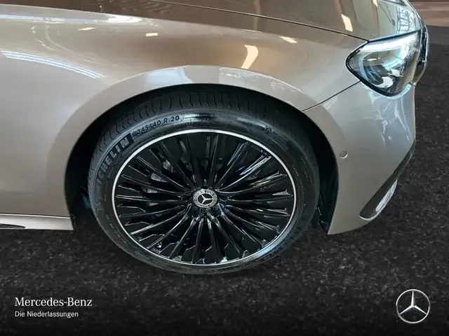 Mercedes-Benz E 300