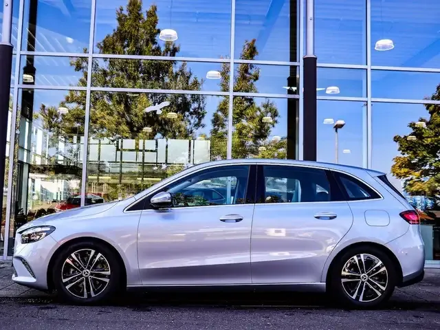 Mercedes-Benz B 180