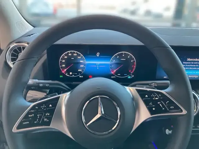 Mercedes-Benz B 200