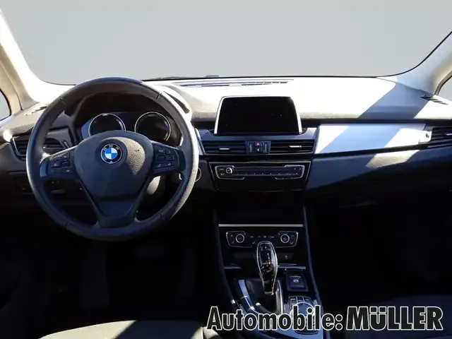 BMW 218