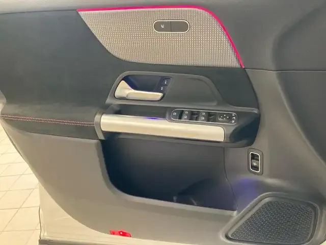 Mercedes-Benz EQA 300