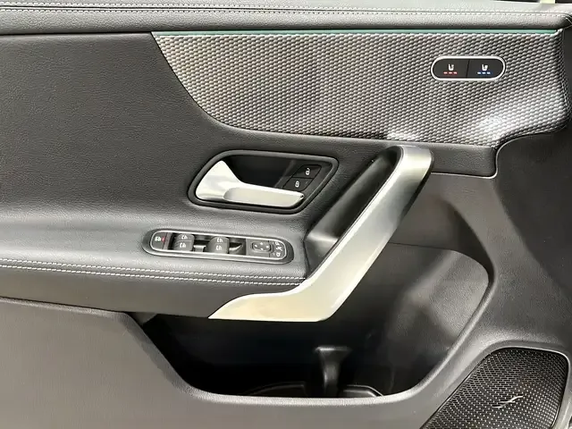 Mercedes-Benz CLA 220