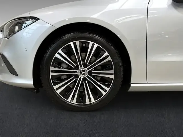 Mercedes-Benz CLA 220