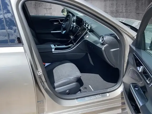Mercedes-Benz C 220