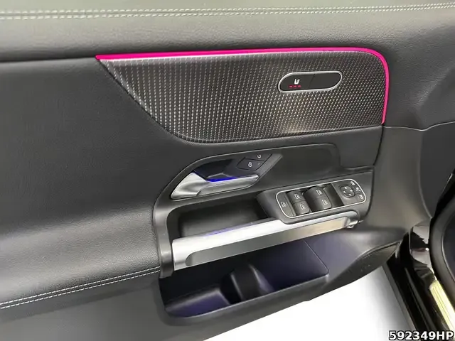 Mercedes-Benz EQB 300