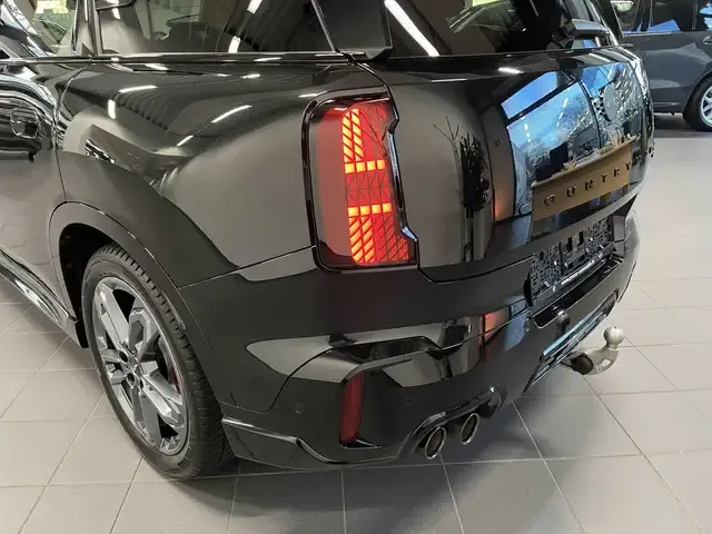 MINI John Cooper Works Countryman