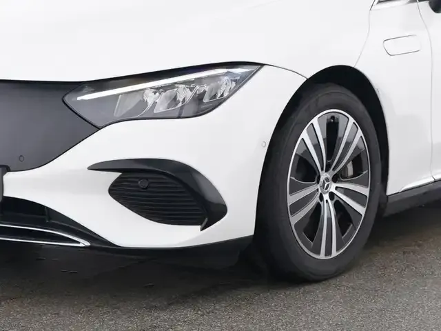 Mercedes-Benz EQE 300