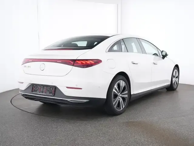 Mercedes-Benz EQE 300