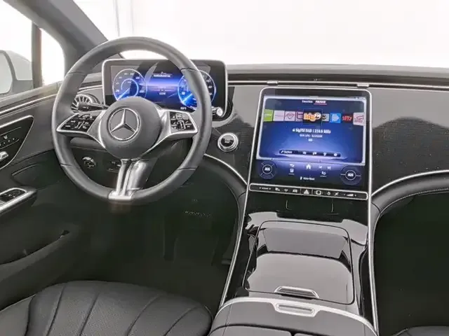Mercedes-Benz EQE 300