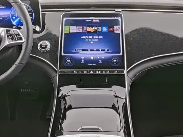Mercedes-Benz EQE 300