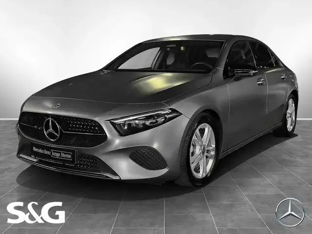 Mercedes-Benz A 220