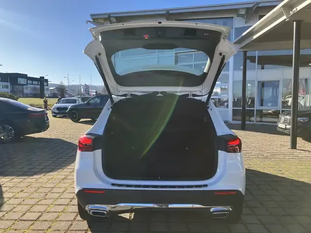 Mercedes-Benz GLA 180