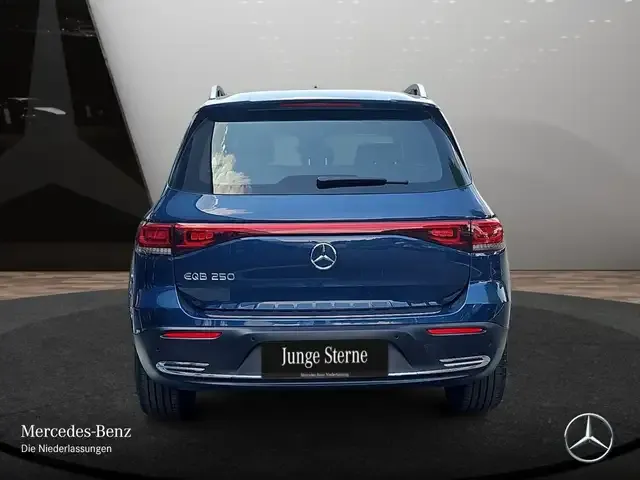 Mercedes-Benz EQB 250