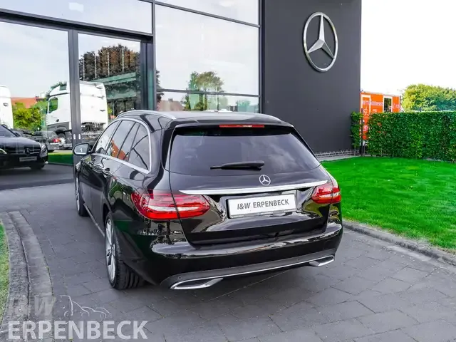 Mercedes-Benz C 220