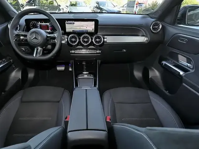 Mercedes-Benz GLB 200