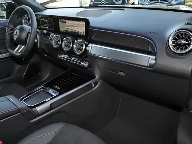 Mercedes-Benz GLB 200