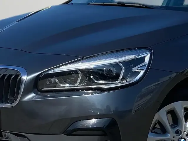 BMW 225