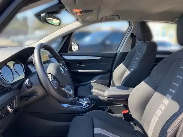 BMW 225