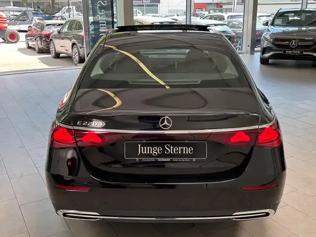 Mercedes-Benz E 220